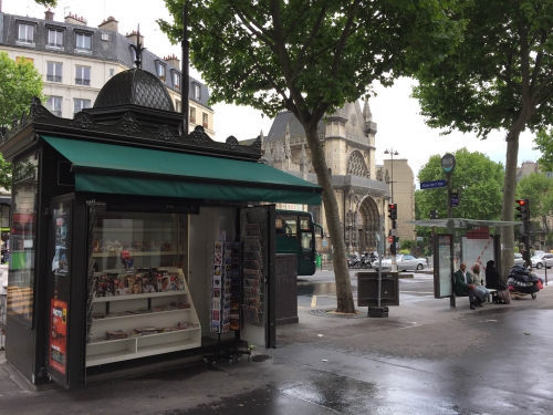 paris,gare-de-l'est,kiosques,journaux,presse